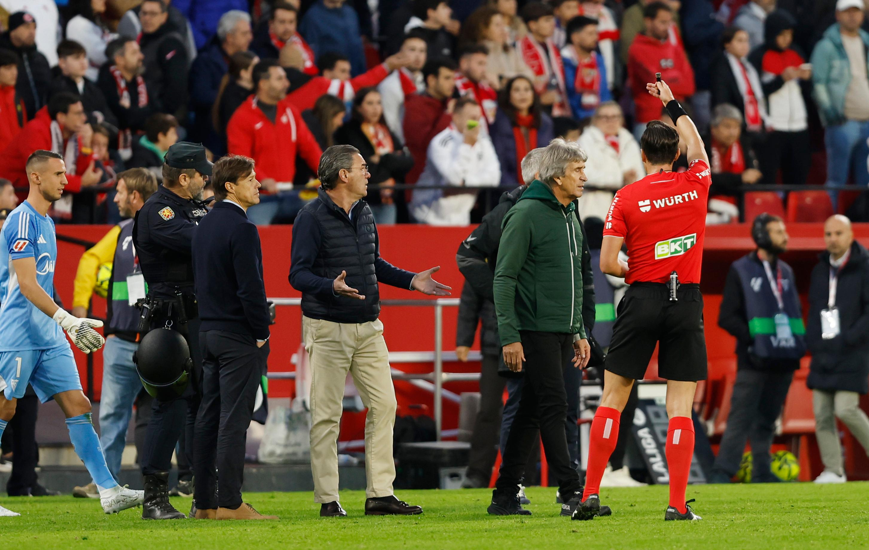 Almeyda y su primer derbi sevillano: dolor, autocrítica y el reto de recomponer al Sevilla