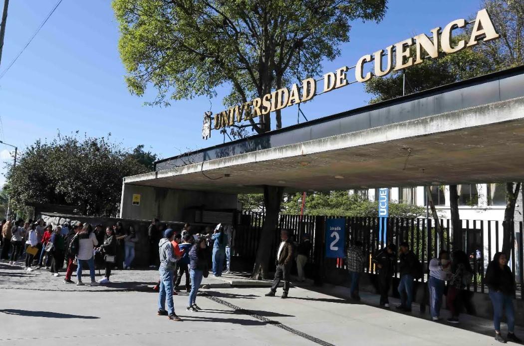 Universidad de Cuenca recibe a 13.222 aspirantes en examen de admisión 2026