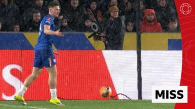 Liam Delap y el gol imposible: una ocasión de oro desperdiciada por Chelsea ante Hull City